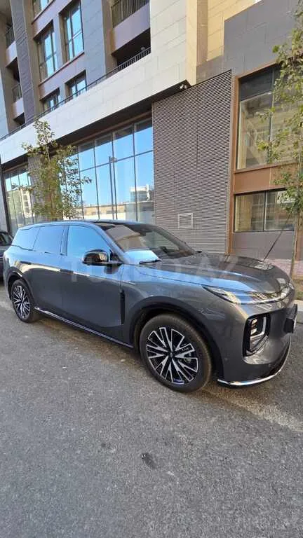 Changan Qiyuan Q07 — foto 3/4