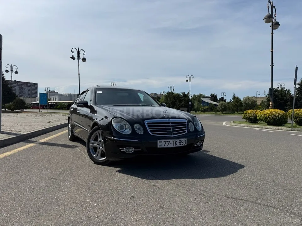Mercedes E 220 — foto 1/4