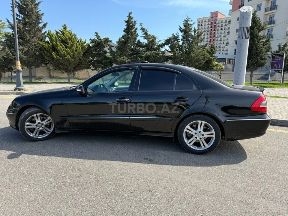 Mercedes E 220 — foto 2/4