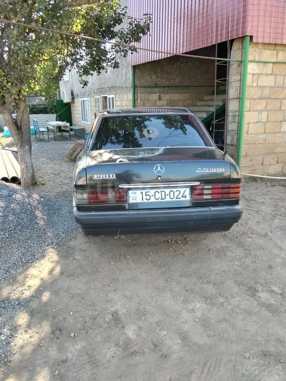 Mercedes 190 — foto 2/4
