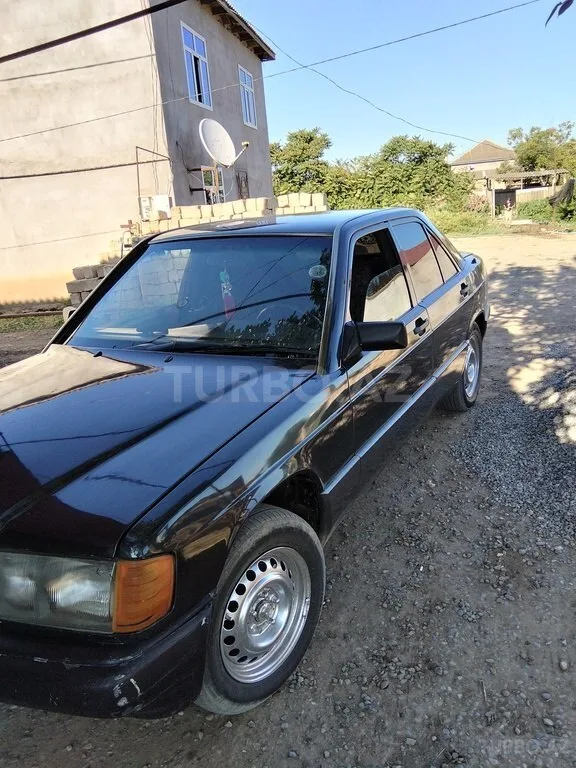 Mercedes 190 — foto 3/4