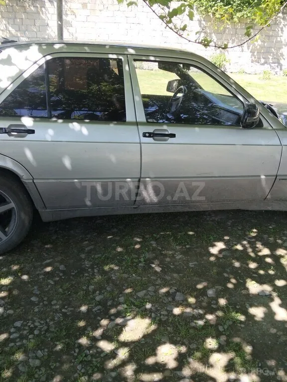 Mercedes 190 — foto 2/4