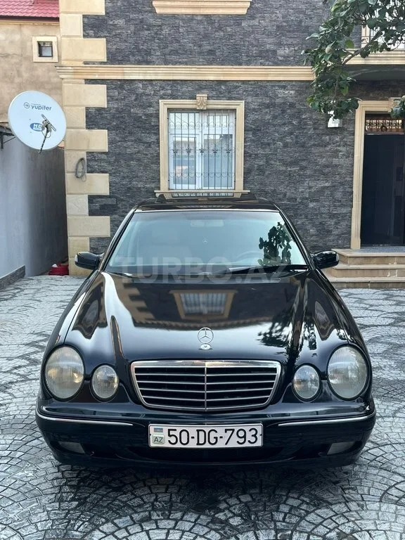 Mercedes E 320 — foto 2/4