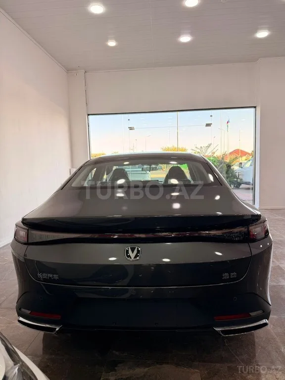 Changan Eado — foto 3/4