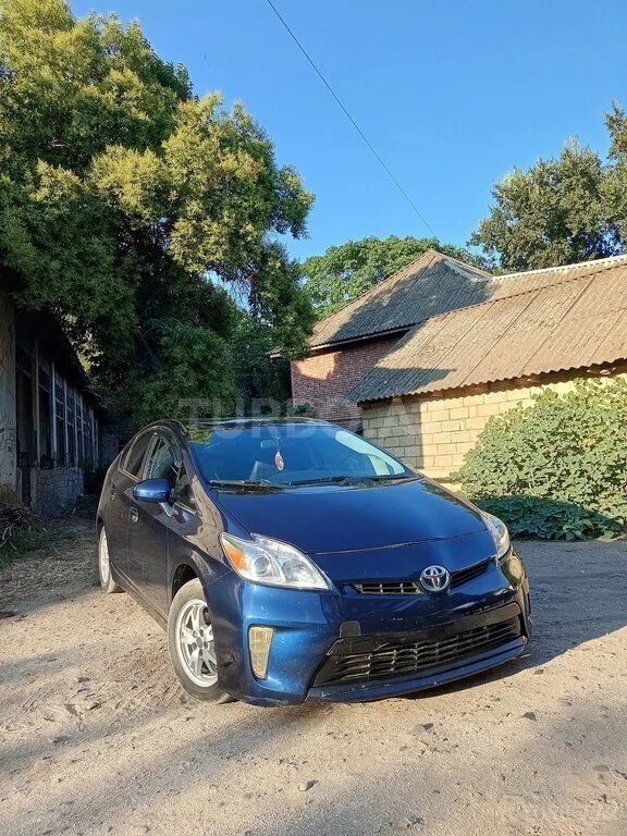 Toyota Prius — foto 1/4