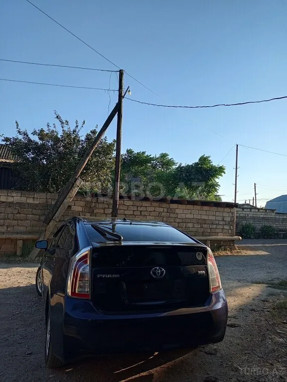 Toyota Prius — foto 3/4