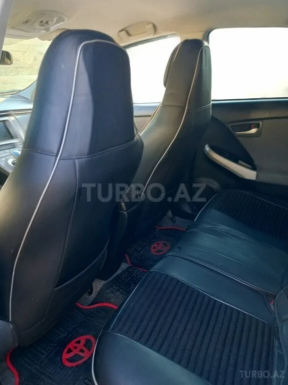 Toyota Prius — foto 4/4