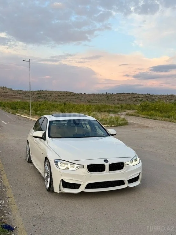 BMW 330 — foto 1/4