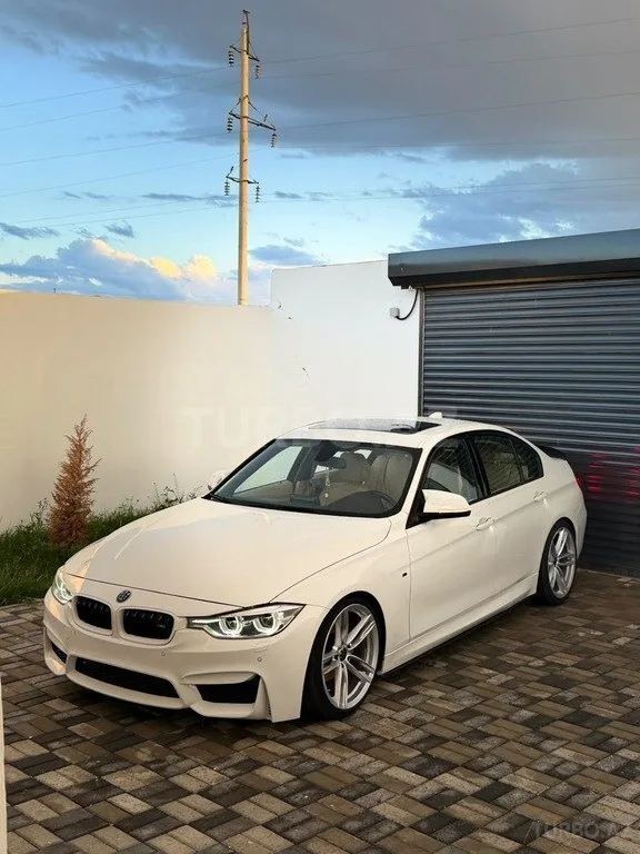 BMW 330 — foto 3/4