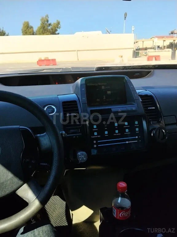 Toyota Prius — foto 3/4