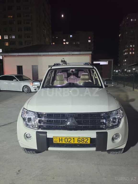 Mitsubishi Pajero — foto 1/4