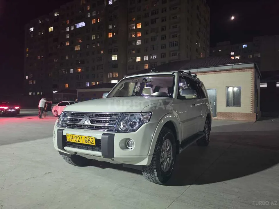 Mitsubishi Pajero — foto 3/4