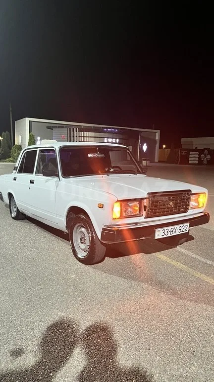 LADA (VAZ) 2107 — foto 1/4