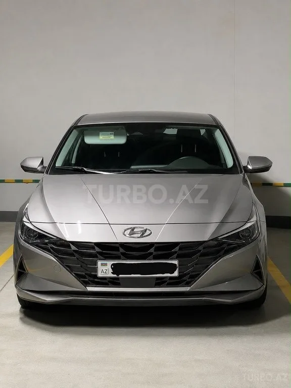 Hyundai Elantra — foto 1/4