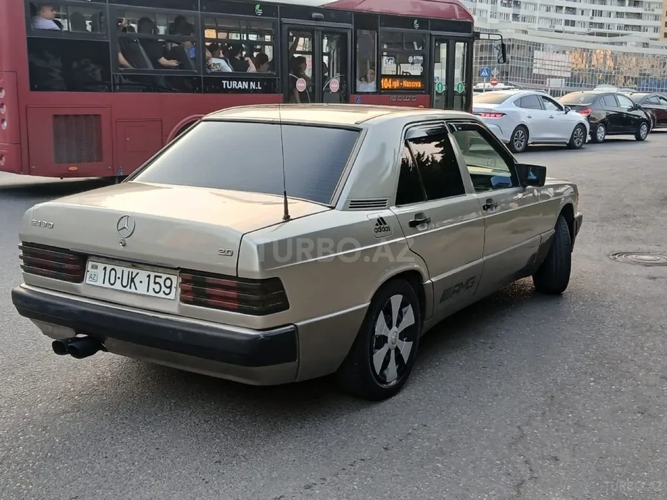 Mercedes 190 — foto 2/4