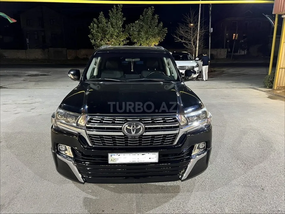 Toyota Land Cruiser — foto 1/4