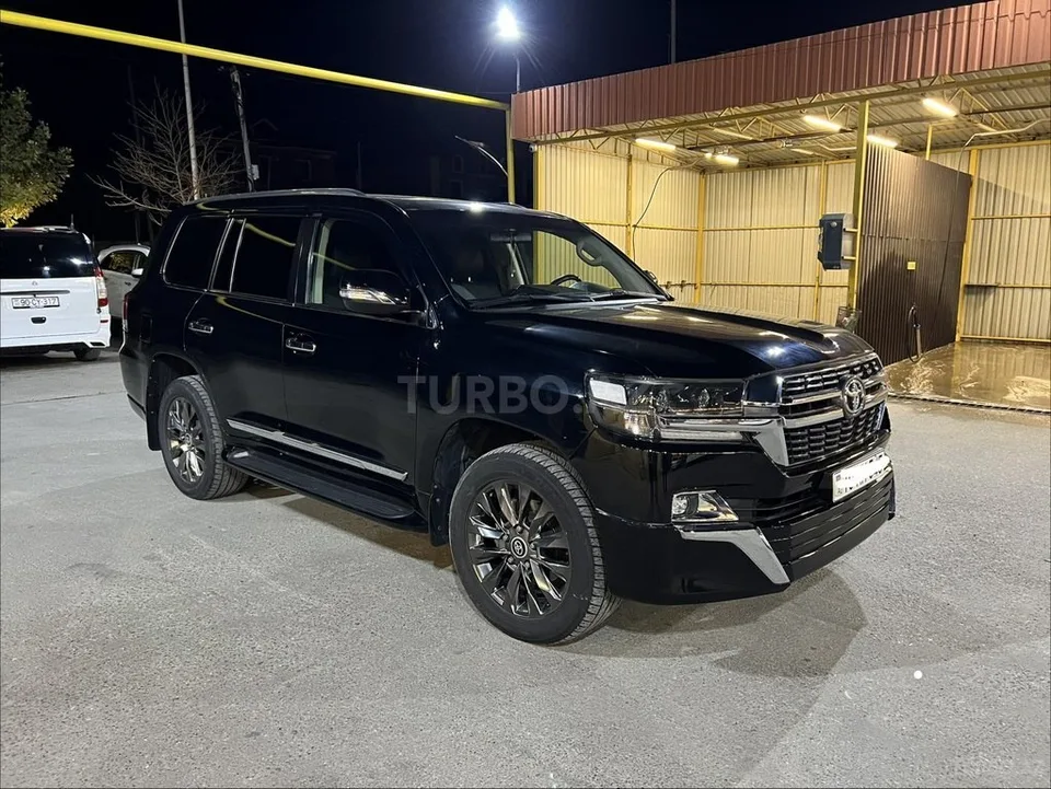Toyota Land Cruiser — foto 2/4