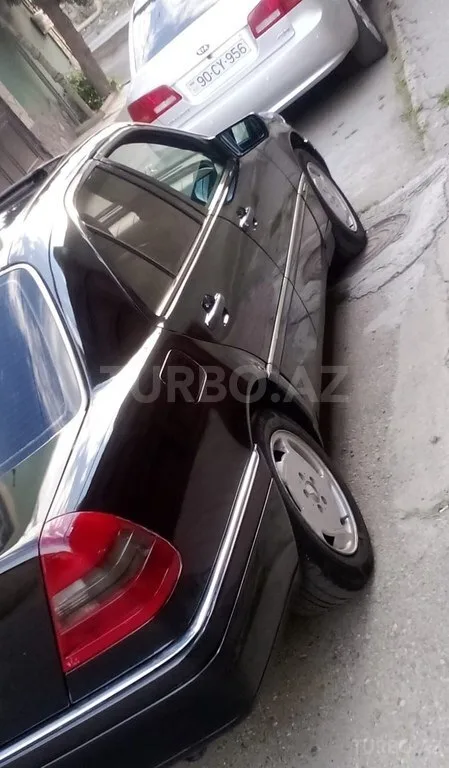 Mercedes C 180 — foto 2/4