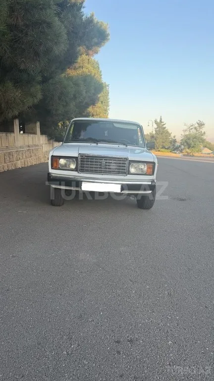 LADA (VAZ) 2107 — foto 1/4