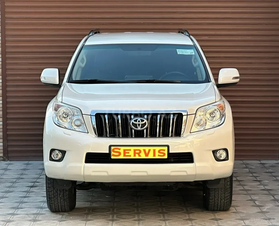 Toyota Land Cruiser Prado — foto 1/4