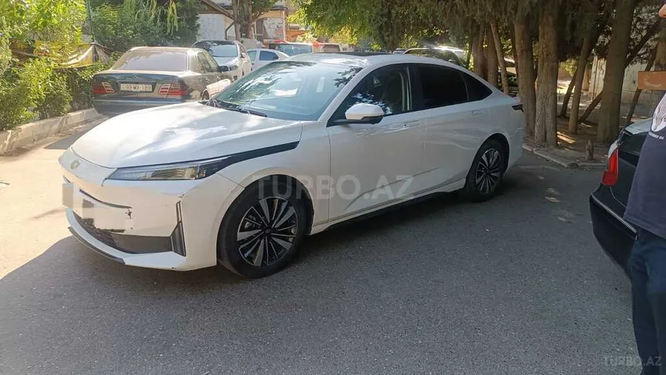 Changan Qiyuan A05 — foto 4/4