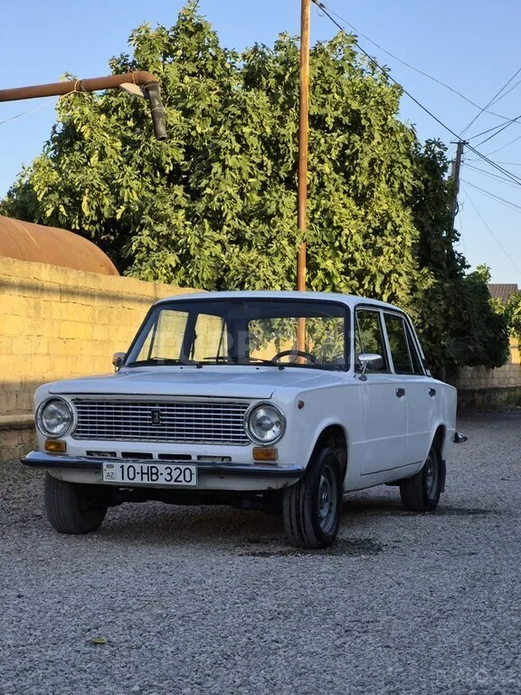 LADA (VAZ) 21011 — foto 1/4