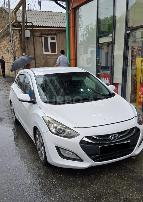 Hyundai i30 — foto 1/4