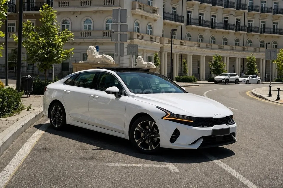 Kia K5 — foto 3/4