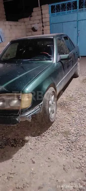Mercedes E 300 — foto 3/4