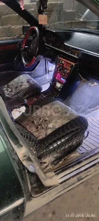 Mercedes E 300 — foto 4/4