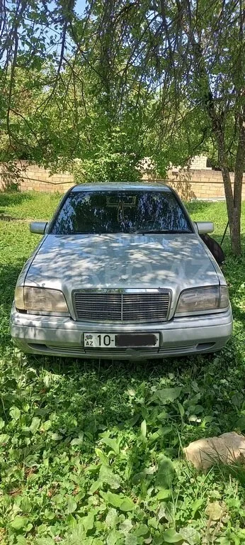 Mercedes C 220 — foto 1/4