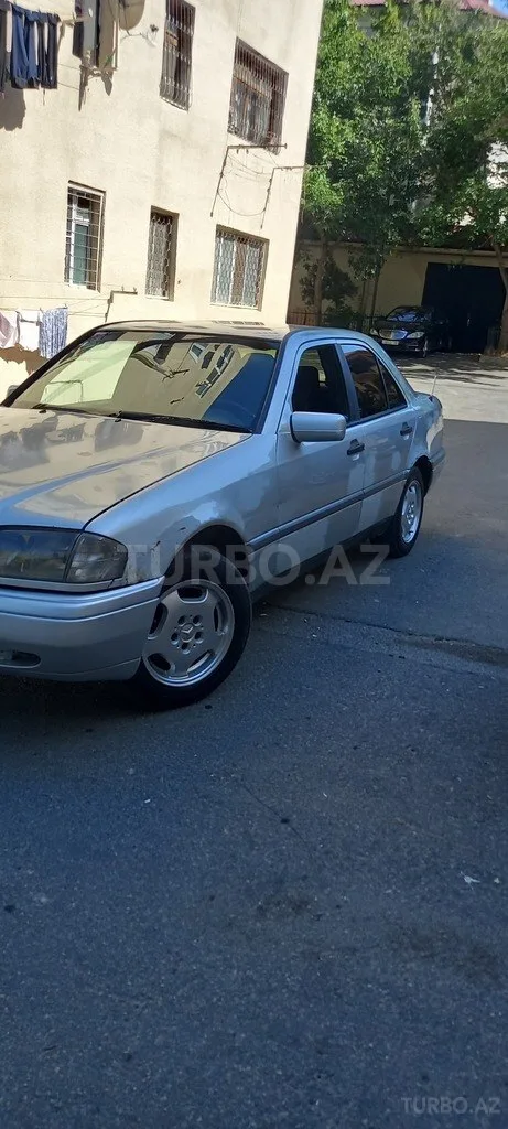 Mercedes C 220 — foto 4/4