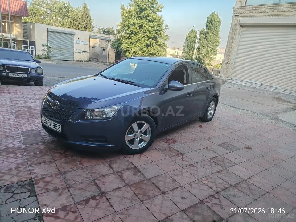 Chevrolet Cruze — foto 1/4