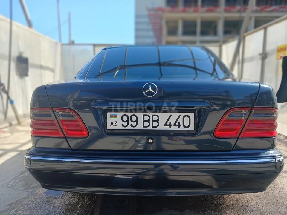 Mercedes E 300 — foto 2/4