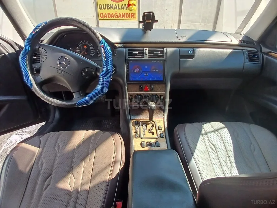 Mercedes E 300 — foto 3/4