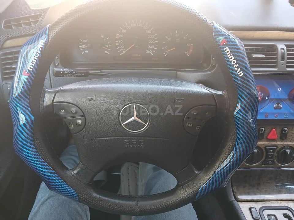 Mercedes E 300 — foto 4/4