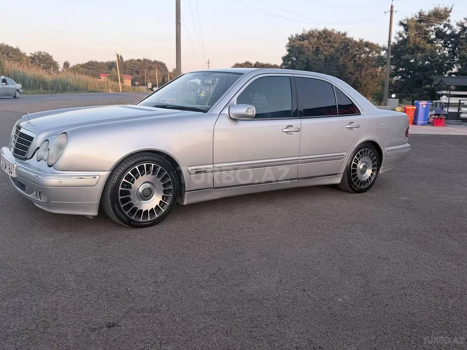 Mercedes E 240 — foto 4/4