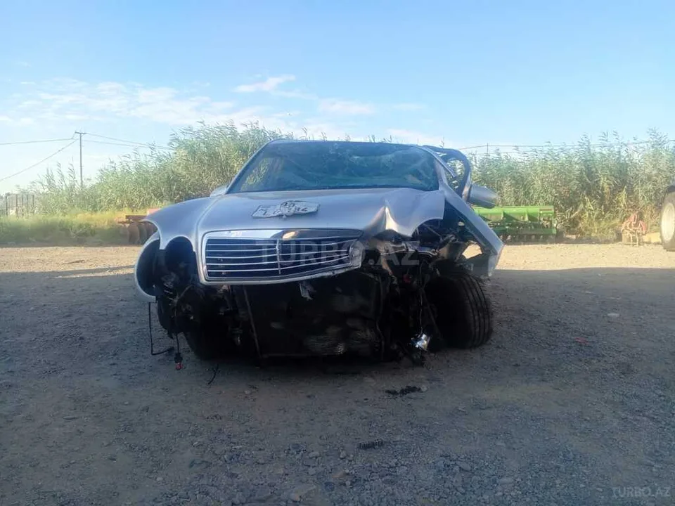 Mercedes E 320 — foto 1/4