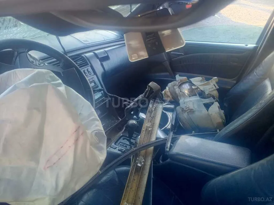 Mercedes E 320 — foto 3/4