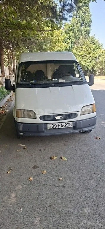 Ford Transit — foto 1/4