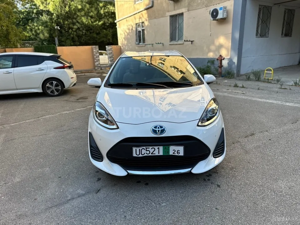 Toyota Aqua — foto 1/4