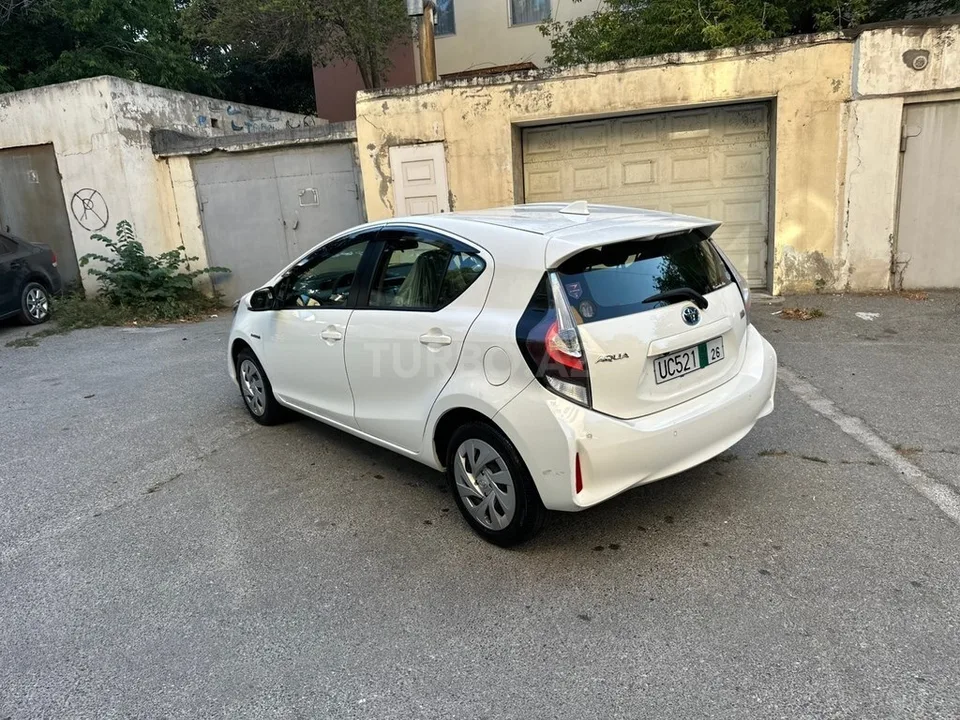 Toyota Aqua — foto 4/4