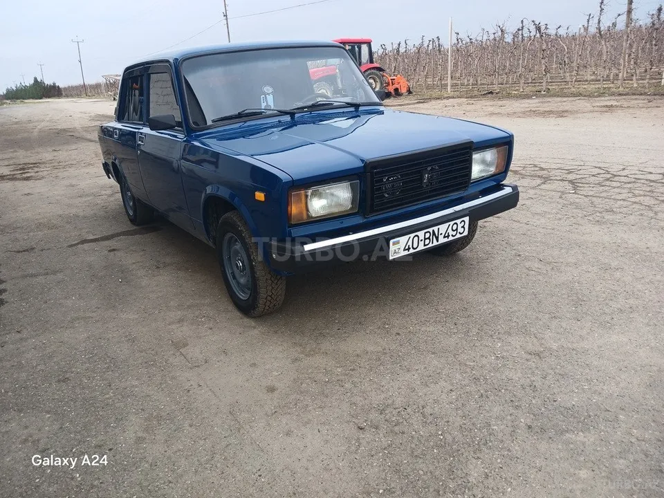 LADA (VAZ) 2107 — foto 1/4