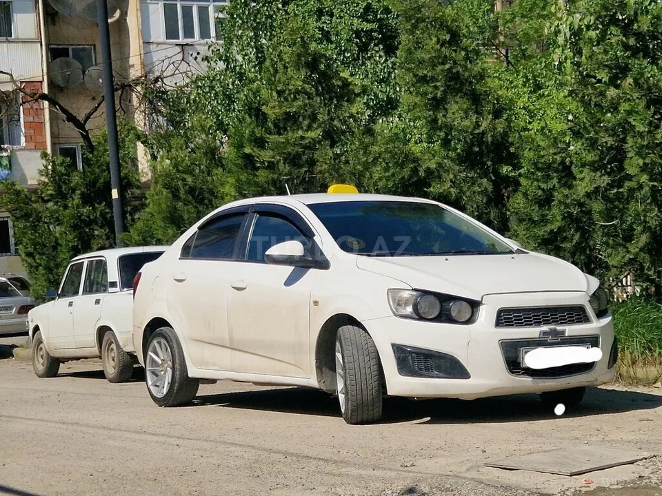 Chevrolet Aveo — foto 1/4