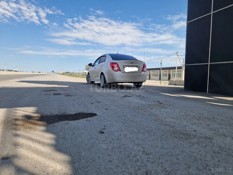 Chevrolet Aveo — foto 4/4