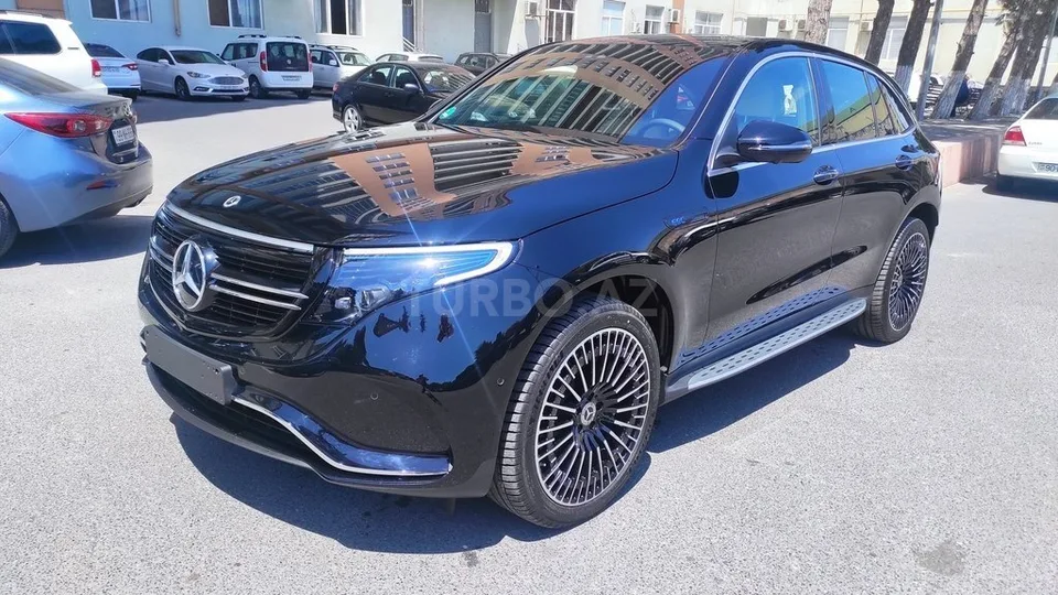 Mercedes EQC 400 4MATIC — foto 1/4