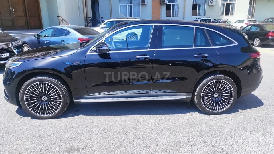 Mercedes EQC 400 4MATIC — foto 4/4