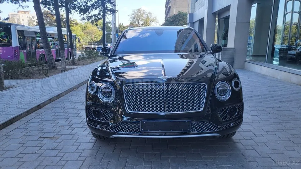 Bentley Bentayga — foto 1/4