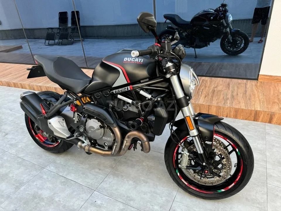 Ducati Monster — foto 1/4