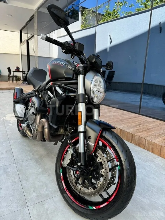 Ducati Monster — foto 2/4